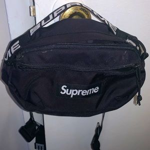 SUPREME Fanny pack